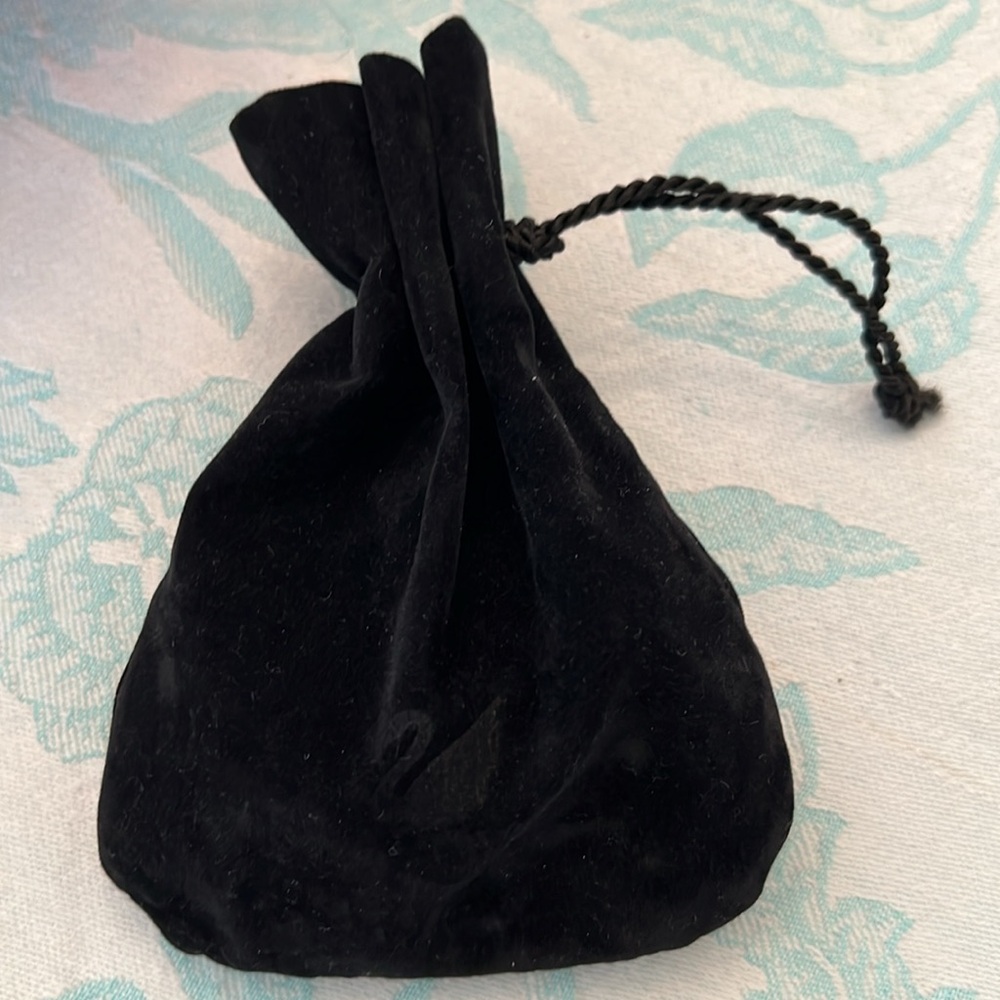Carolee Grey Pearl Necklace w Swarovski Pouch - Picture 14 of 14